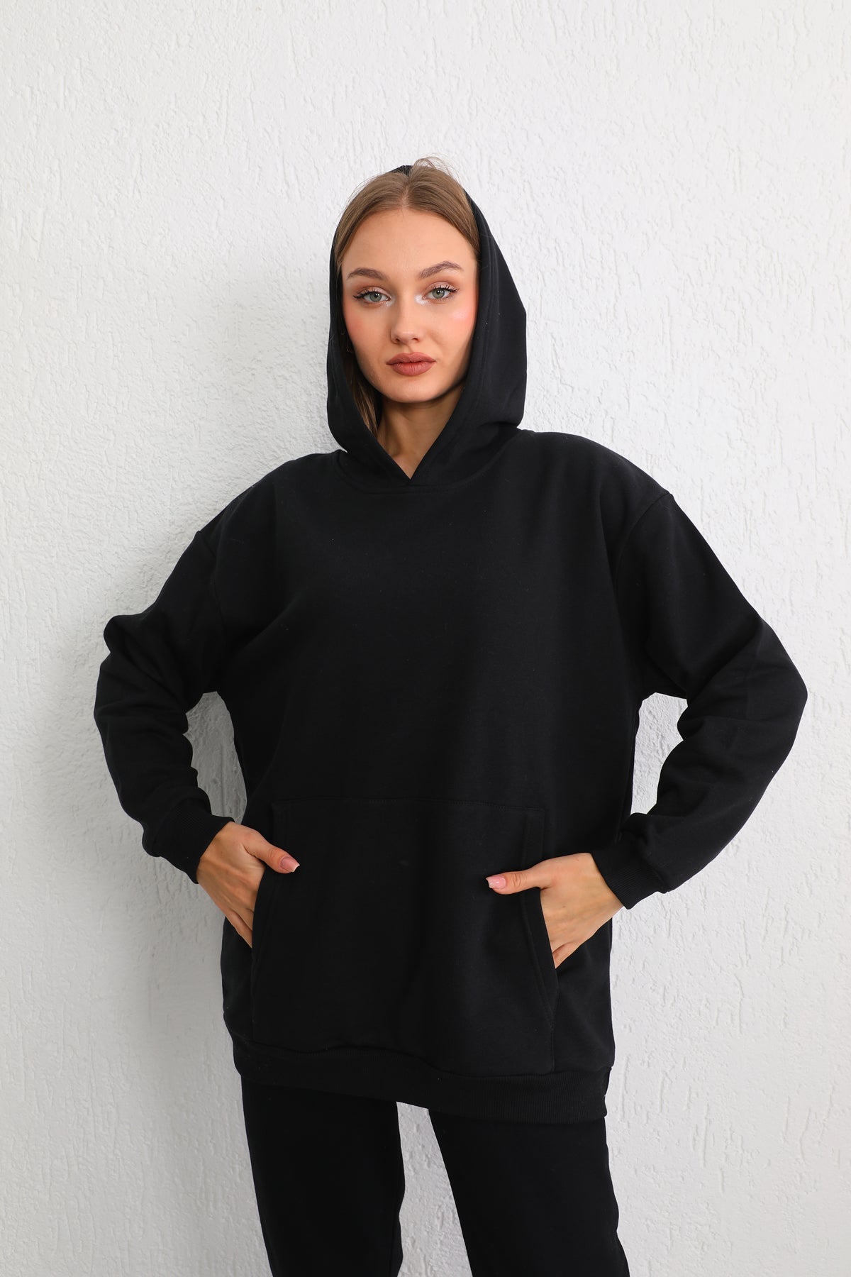 Kadın SİYAH Oversize Şardonlu Üç İplik Kapüşonlu Sweatshirt - MALLTURK