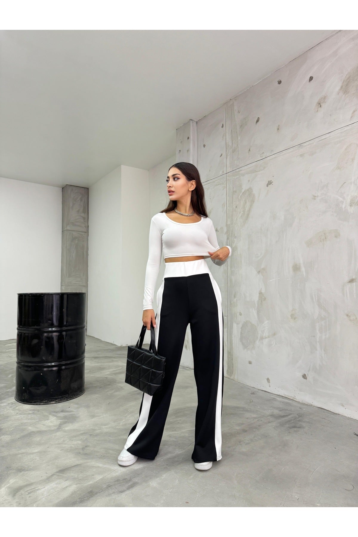 Kadın Siyah Yanı Şeritli Scuba Wide Leg Pantolon - MALLTURK