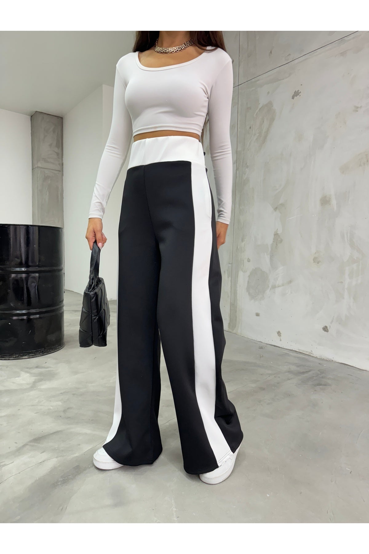 Kadın Siyah Yanı Şeritli Scuba Wide Leg Pantolon - MALLTURK