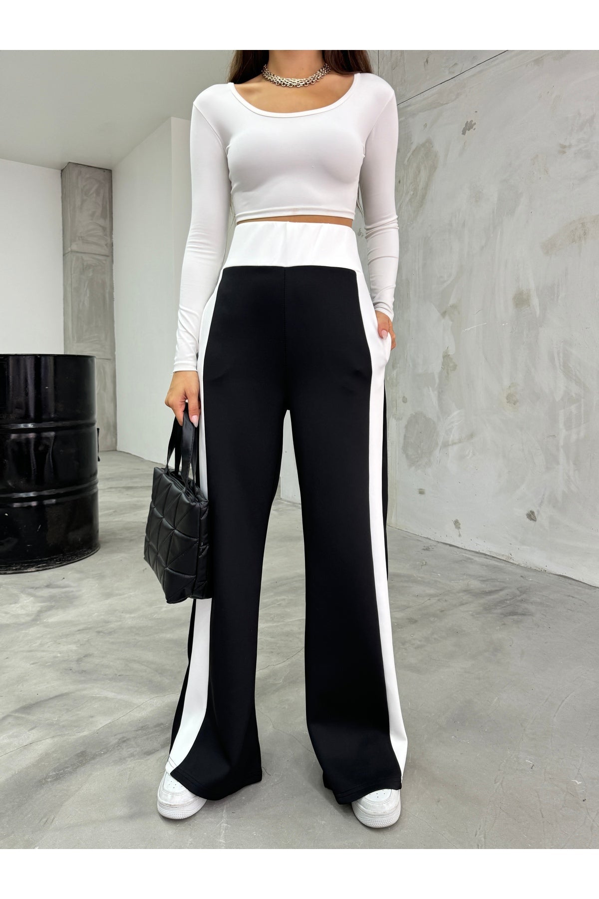 Kadın Siyah Yanı Şeritli Scuba Wide Leg Pantolon - MALLTURK