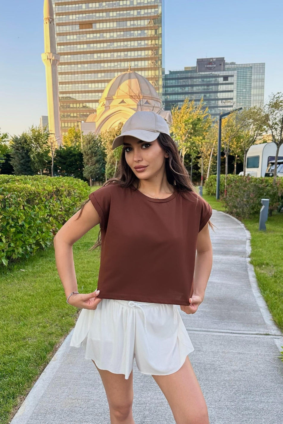 Kadın Vatka Görünümlü Bisiklet Yaka T-Shirt Kahverengi - MALLTURK