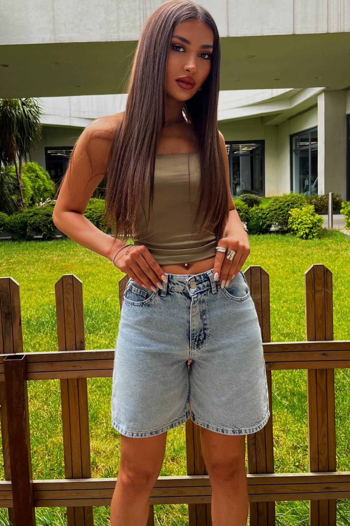 Kadın Yüksek Bel 5 Cepli Straight Fit Şort Jeans Açık Mavi - MALLTURK