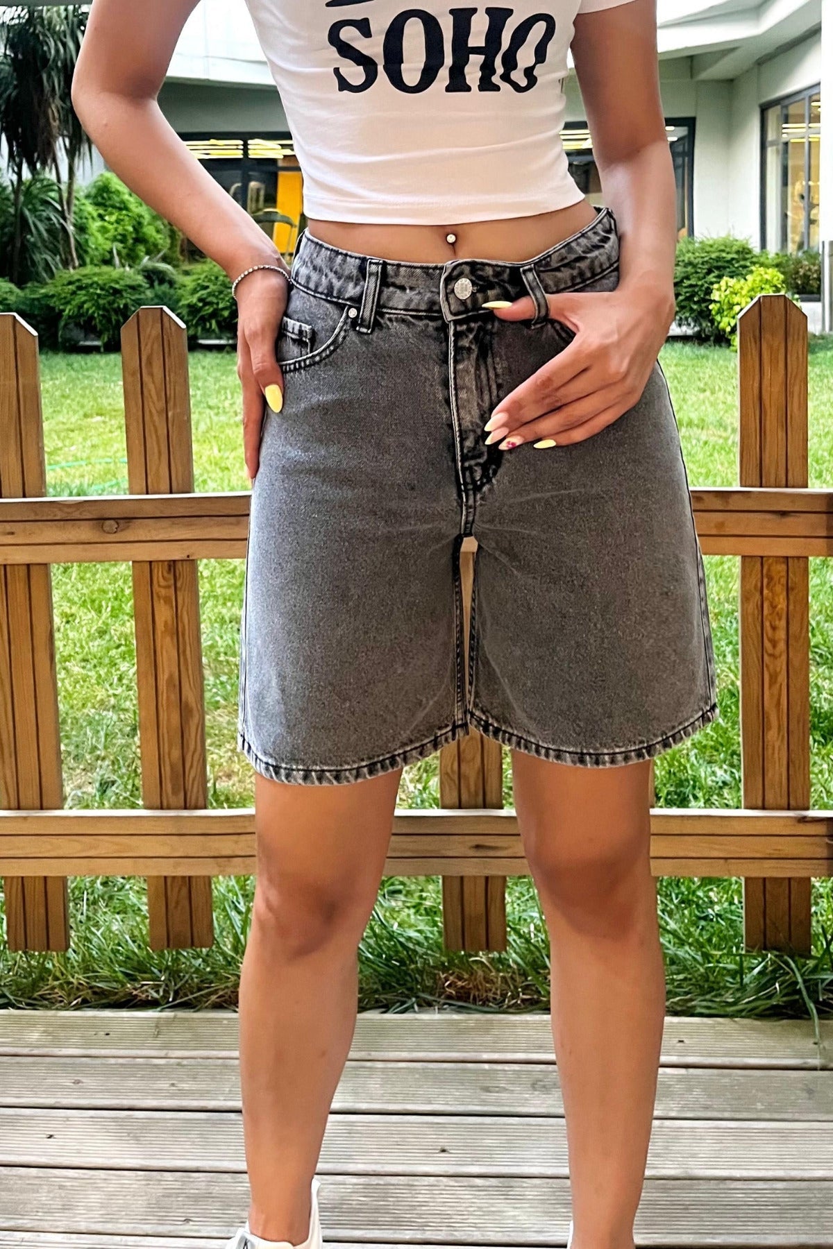 Kadın Yüksek Bel 5 Cepli Straight Fit Şort Jeans Gri - MALLTURK