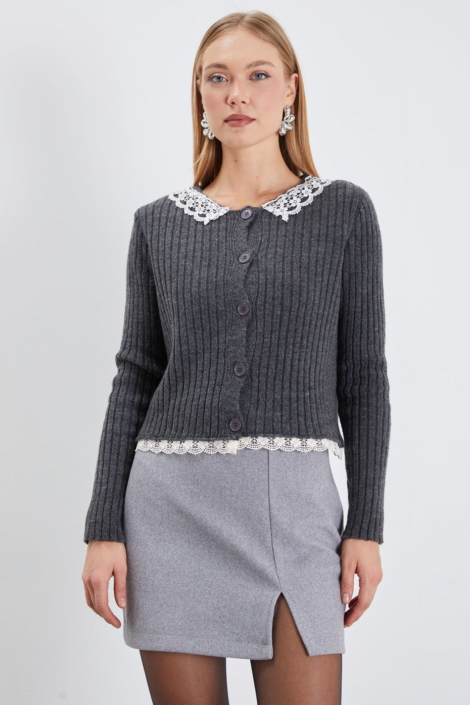 Knitwear Cardigan with Lace Collar and Hem - MALLTURK