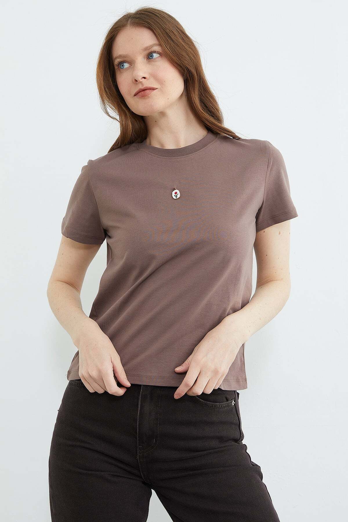 Metal-Accented Crew Neck T-Shirt - MALLTURK