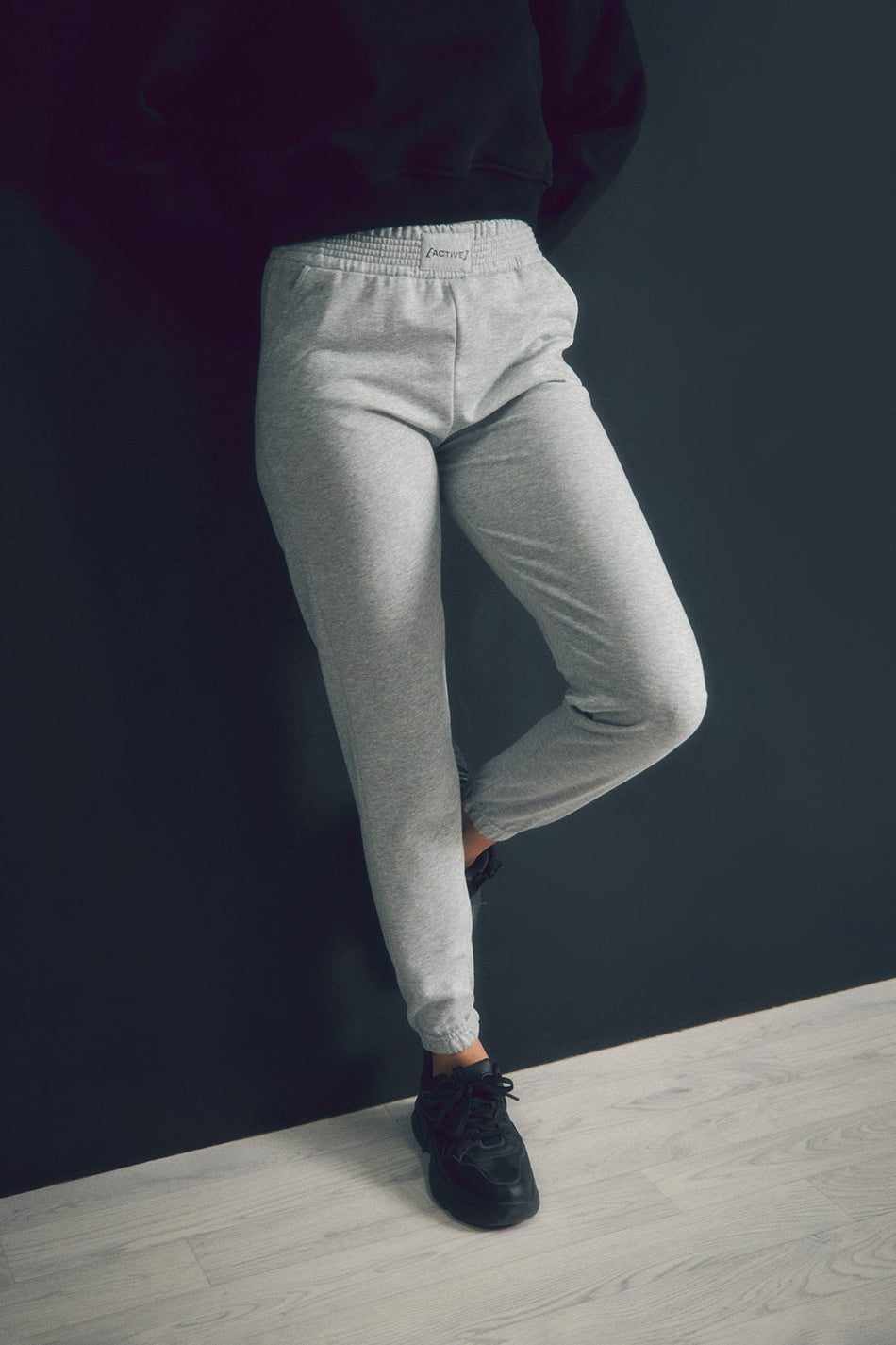 Pocketed Jogger Sweatpants - Elastic Waist - MALLTURK