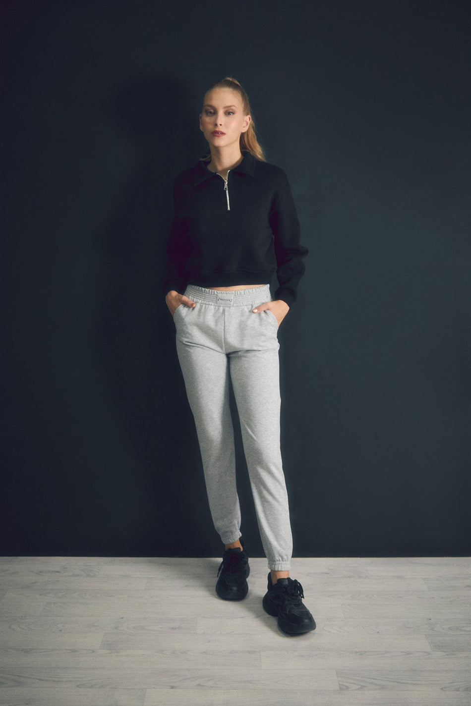 Pocketed Jogger Sweatpants - Elastic Waist - MALLTURK