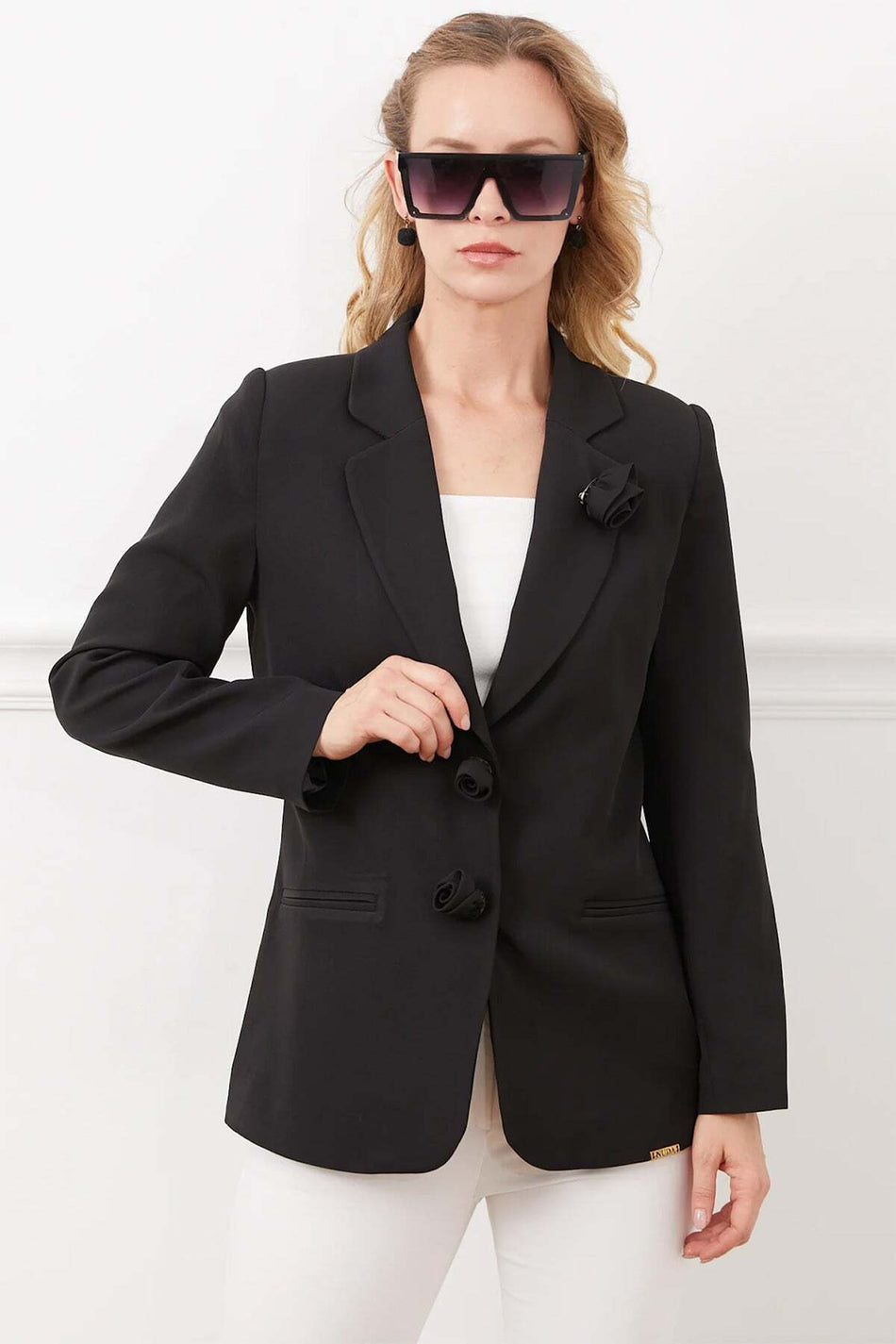 Shoulder Padded Blazer Jacket with Floral Accessories - MALLTURK