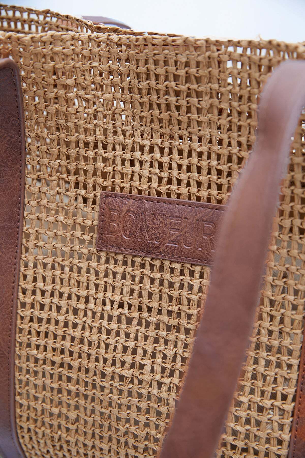 Straw Beach Handbag with Faux Leather Strap - MALLTURK