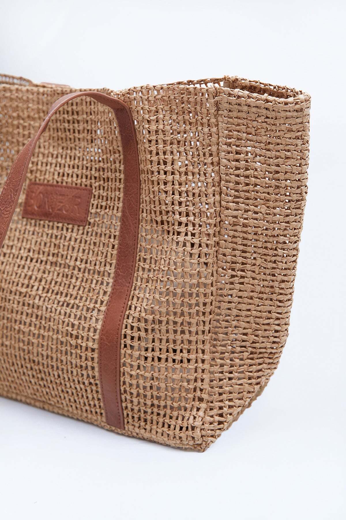 Straw Beach Handbag with Faux Leather Strap - MALLTURK