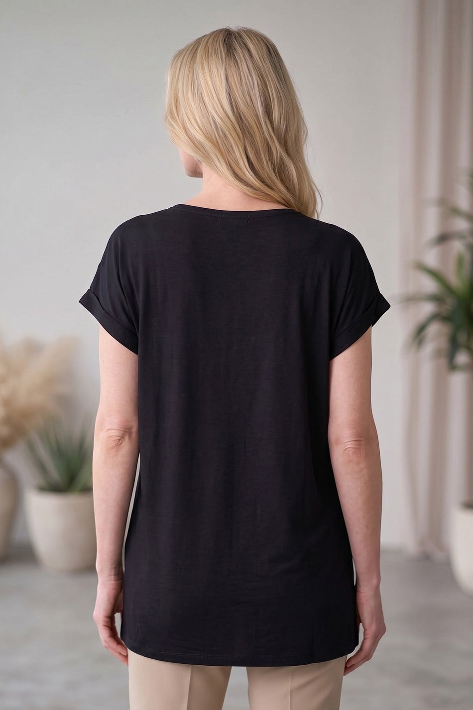 Straw Rope Embroidered V-Neck Casual T-Shirt - MALLTURK