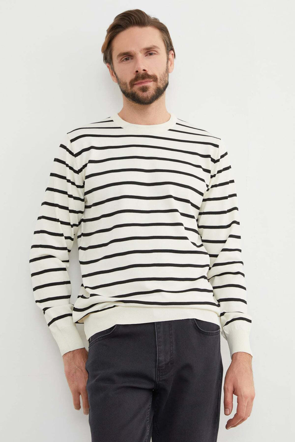 Striped Crew Neck Sweater - MALLTURK