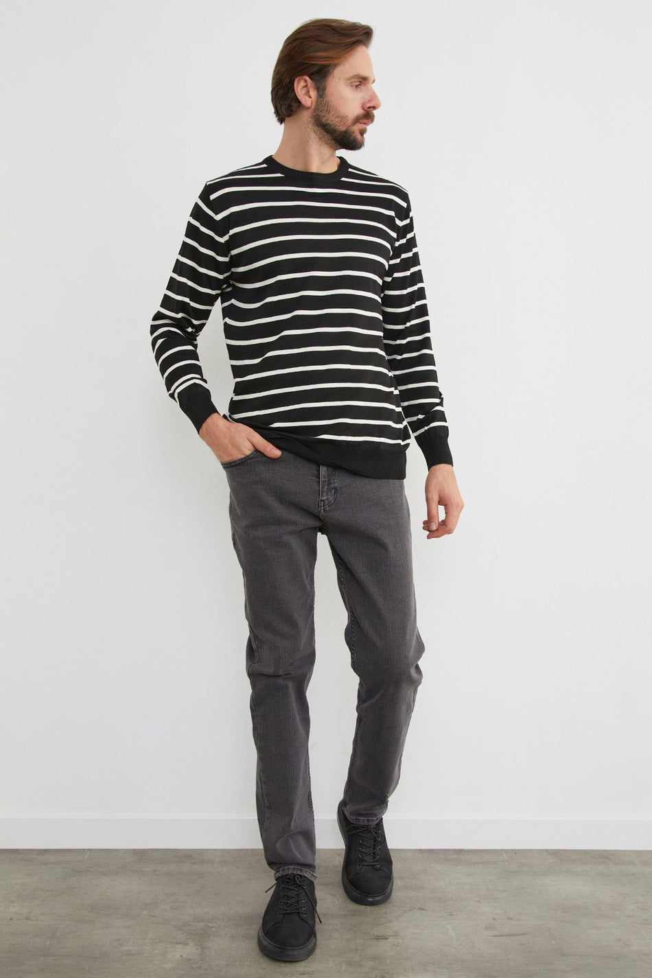 Striped Crew Neck Sweater - MALLTURK