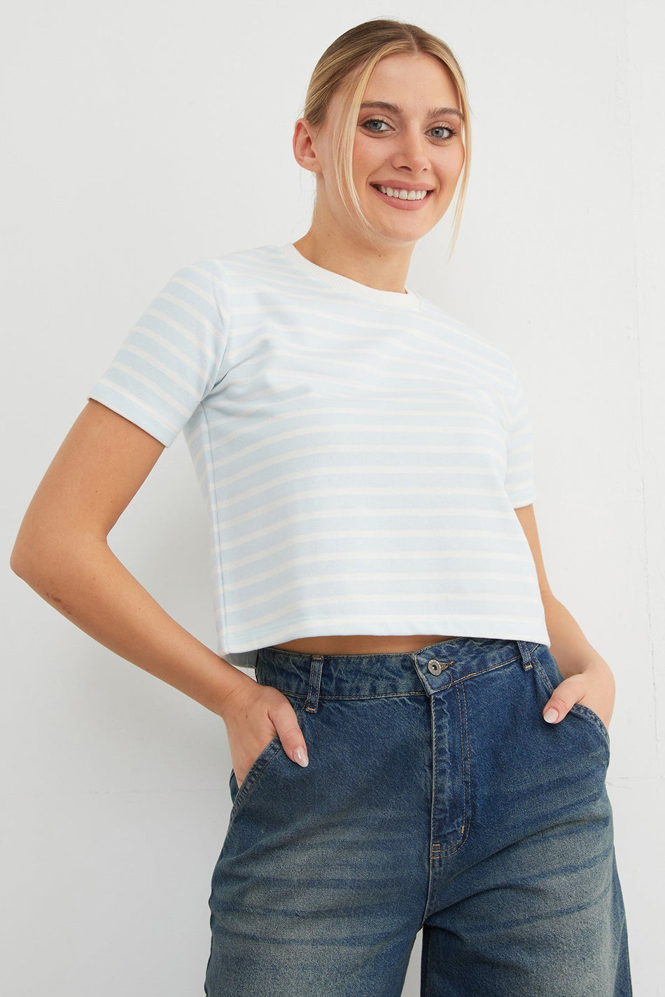 Striped Crew Neck Transitional Crop T-Shirt - MALLTURK
