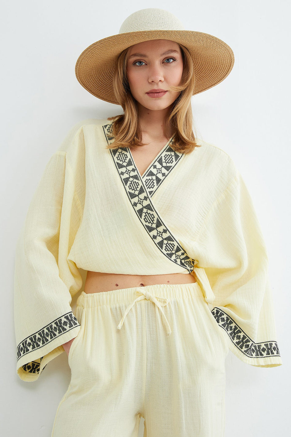 Tied Kimono with Embroidered Collar and Sleeves - MALLTURK