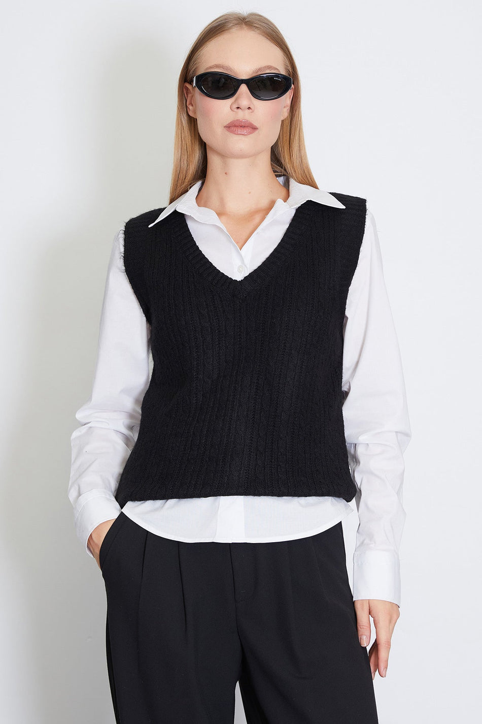 V-neck knit sweater - MALLTURK