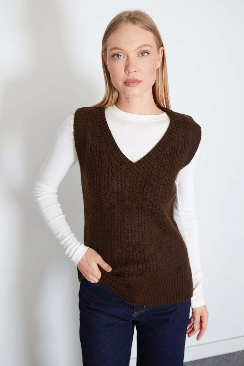 V-neck knit sweater - MALLTURK