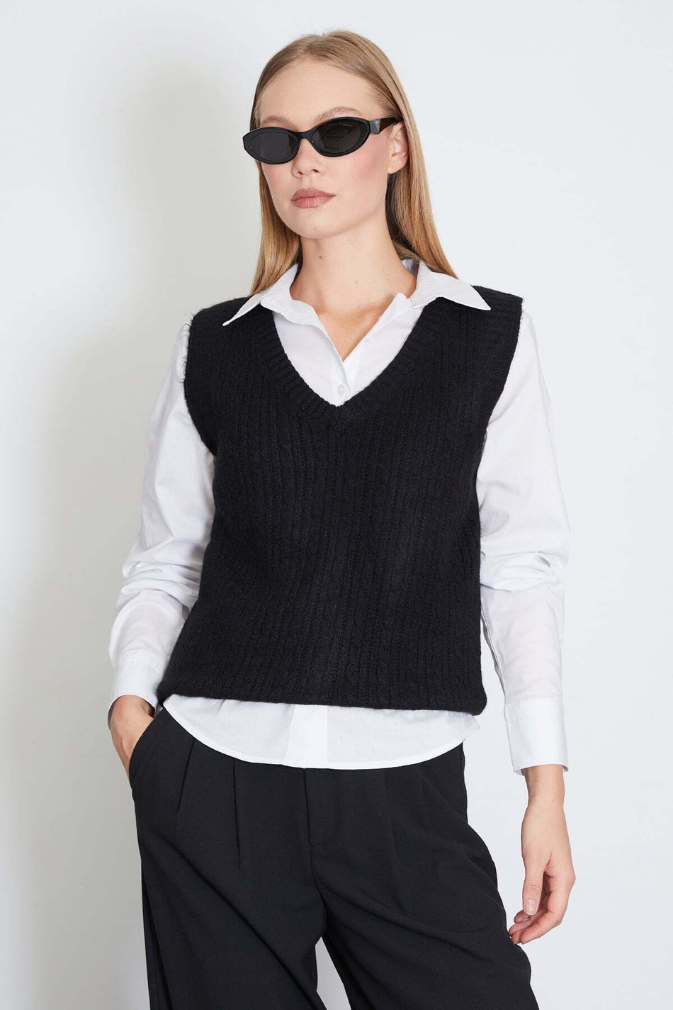V-neck knit sweater - MALLTURK