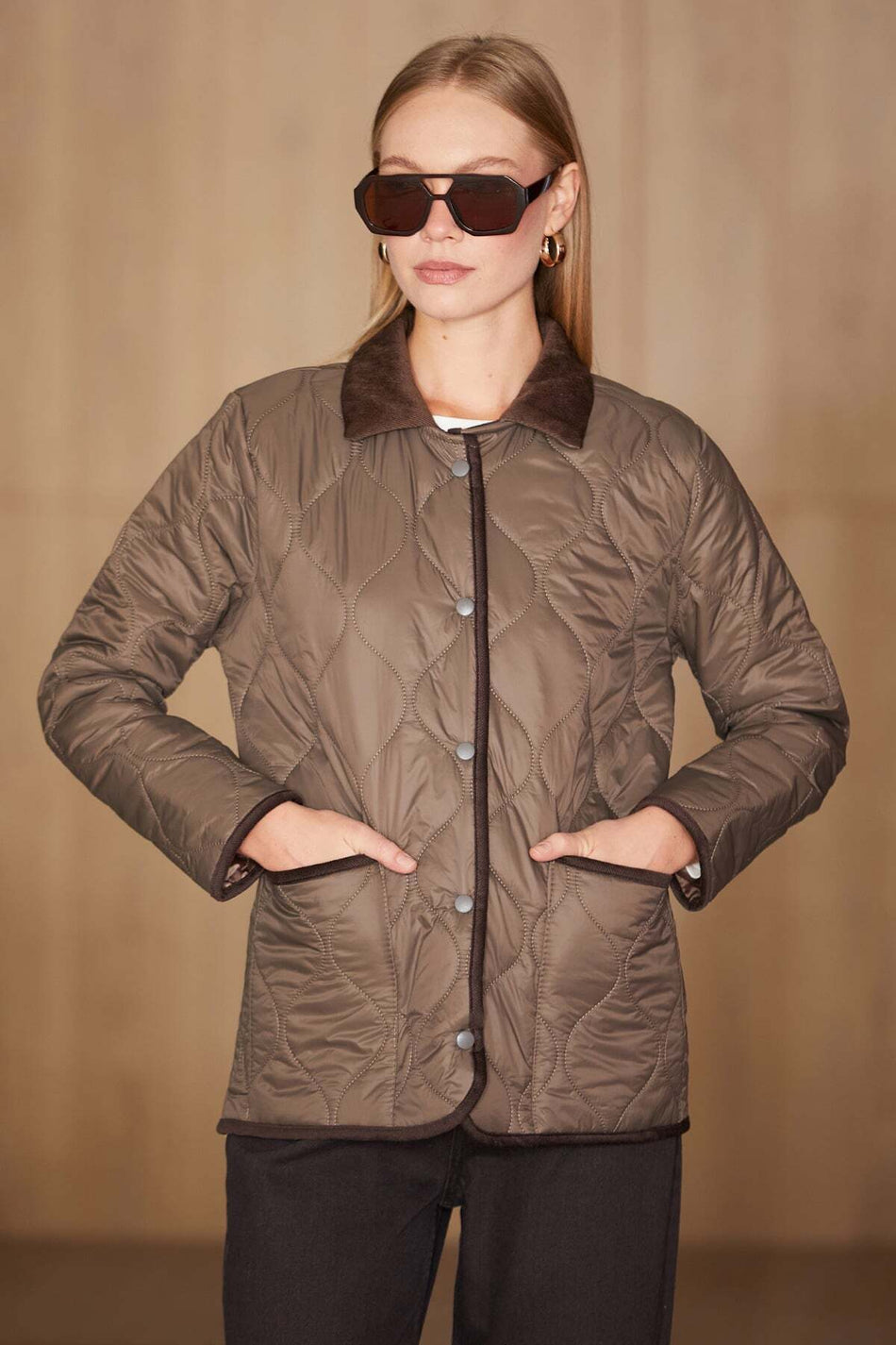 Waterway Patterned Velvet Detailed Quilted Coat - MALLTURK