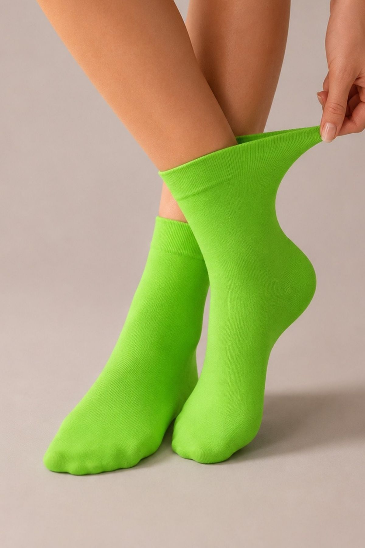 Women's Neon Green Plain Flexible Ribbed Above-Ankle Socks - MALLTURK