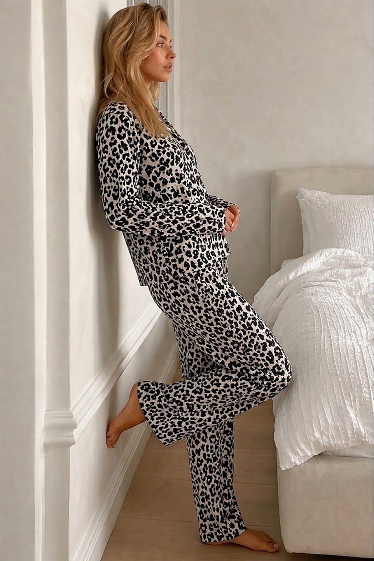 Women's Patterned Buttoned Long Sleeve Leopard Pajama Set - MALLTURK
