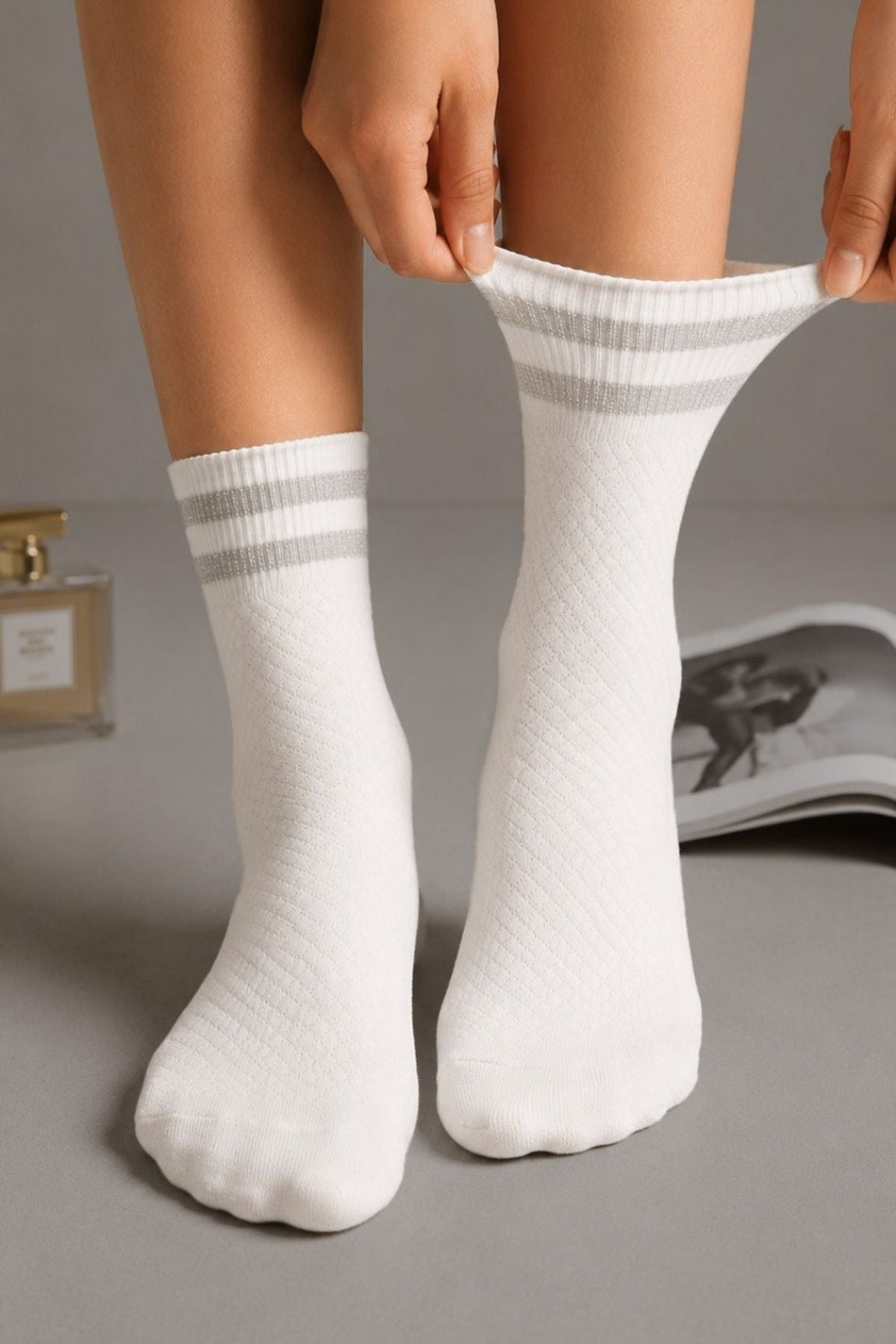Women's White Gray Double Striped Textured Flexible Above-Ankle Socks - MALLTURK
