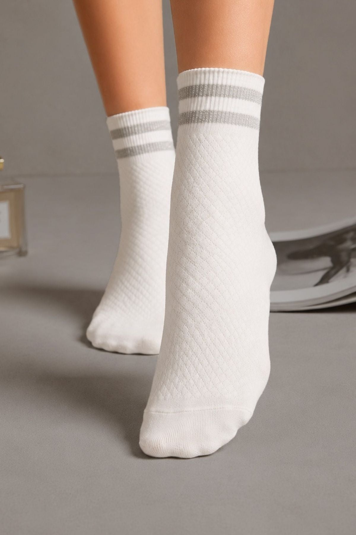 Women's White Gray Double Striped Textured Flexible Above-Ankle Socks - MALLTURK
