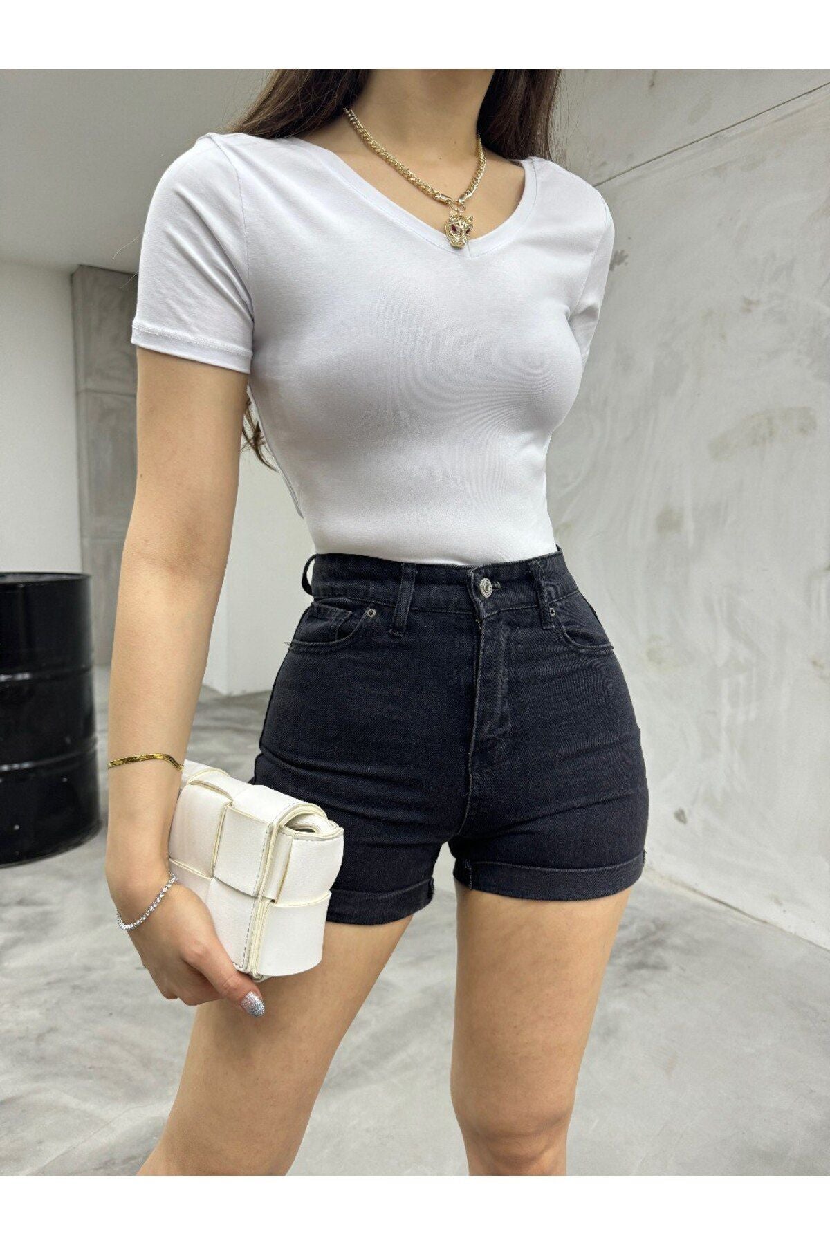 Women's White V-Neck Short-Sleeve Fitted Blouse/Body - MALLTURK