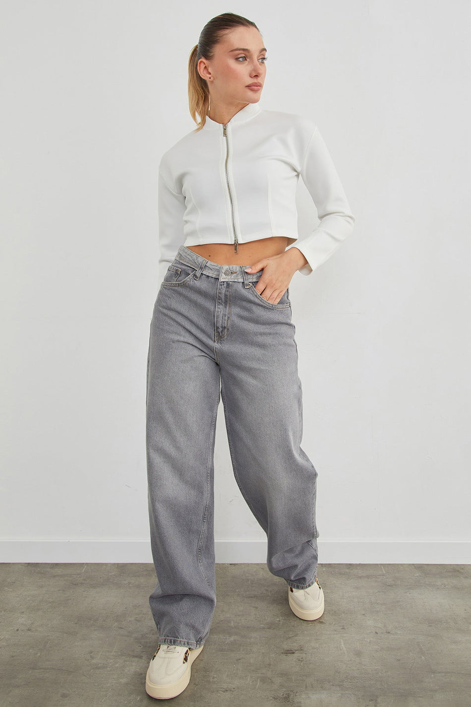 Zippered Judge Collar Crop Sports Jacket - MALLTURK